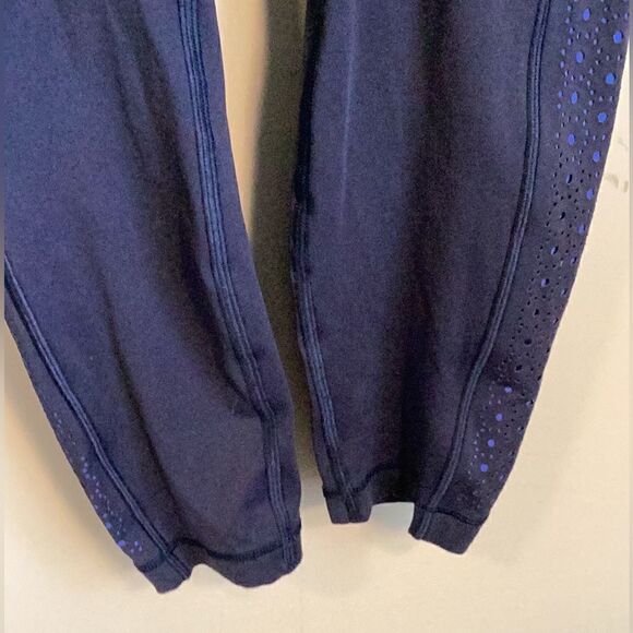 Lululemon Navy Blue Leggings 6 - Picture 3 of 7